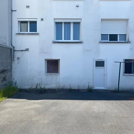 Lägenhet T2 Renove A Royan, Proche Plage, Parking Prive, Equipements Neufs Et Jardinet. - Fr-1-539-49 *