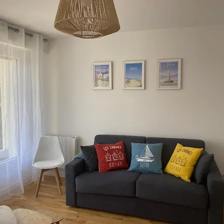 Apartamento T2 Renove A Royan, Proche Plage, Parking Prive, Equipements Neufs Et Jardinet. - Fr-1-539-49
