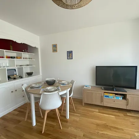 T2 Renove A Royan, Proche Plage, Parking Prive, Equipements Neufs Et Jardinet. - Fr-1-539-49 Royan