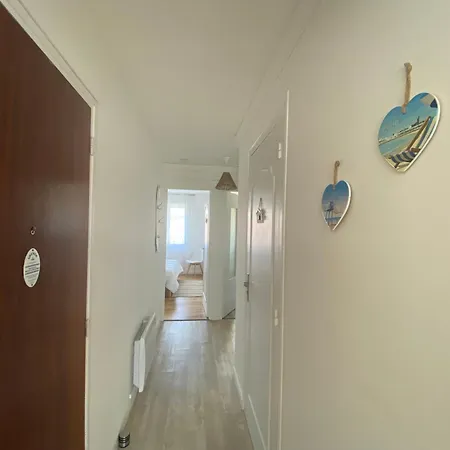 T2 Renove A Royan, Proche Plage, Parking Prive, Equipements Neufs Et Jardinet. - Fr-1-539-49 Royan