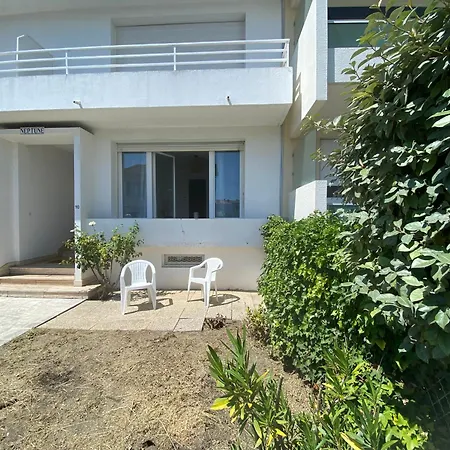 T2 Renove A Royan, Proche Plage, Parking Prive, Equipements Neufs Et Jardinet. - Fr-1-539-49 * Royan